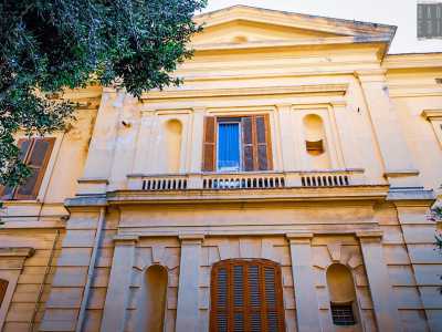 Villa Roth dal canto suo fu abbandonata per essere poi occupata da senza fissa dimora italiani e stranieri nel 2011
